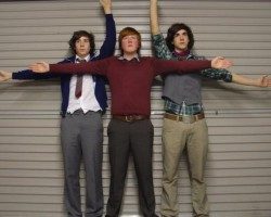 Two Door Cinema Club – Undercover Martyn