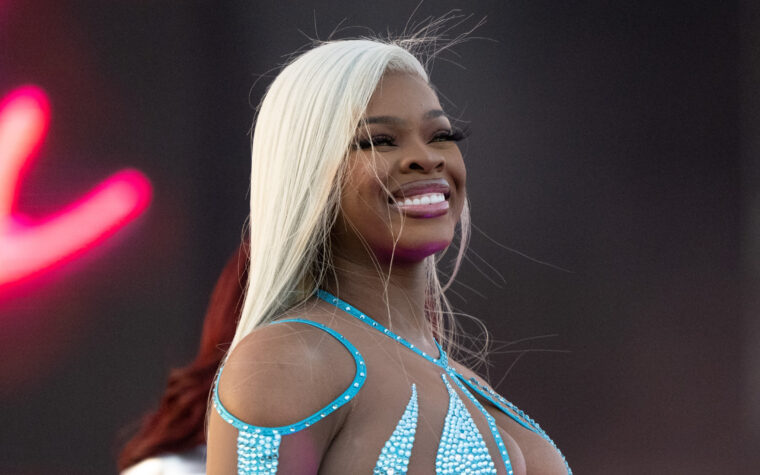 JT de City Girls exhorte les fans à défier l'interdiction d'Universal sur TikTok pour leur nouveau single