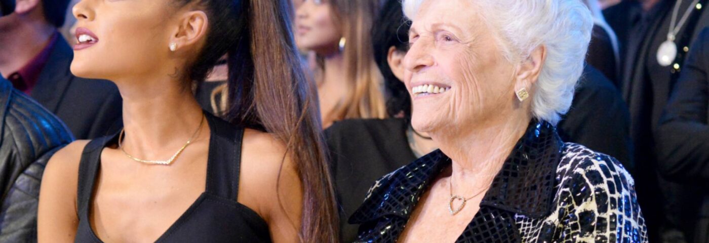 Ariana Grande célèbre sa « belle Nonna » qui entre dans l'histoire des charts américains