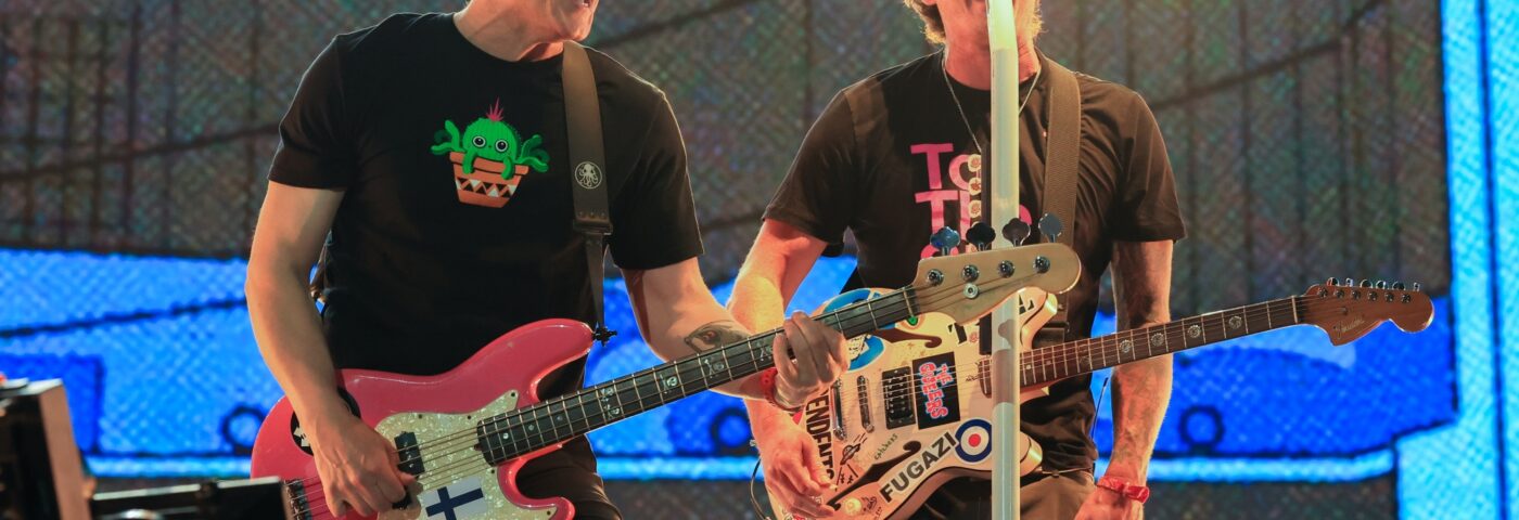 Blink-182 annonce de nouvelles dates de tournée aux États-Unis pour 2024 « avec de nouveaux éléments de production » Blink-182 annonce de nouvelles dates de tournée aux États-Unis pour 2024 « avec de nouveaux éléments de production »