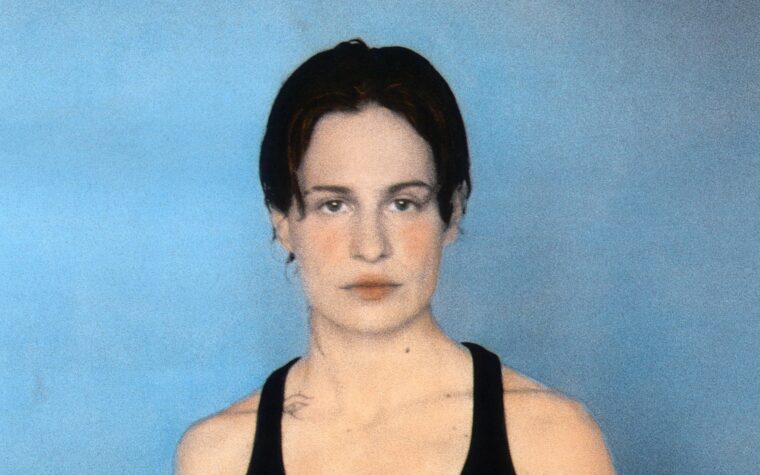 Christine & The Queens partage une nouvelle chanson émouvante « rentrer chez moi » : « Une métaphore pour le futur »