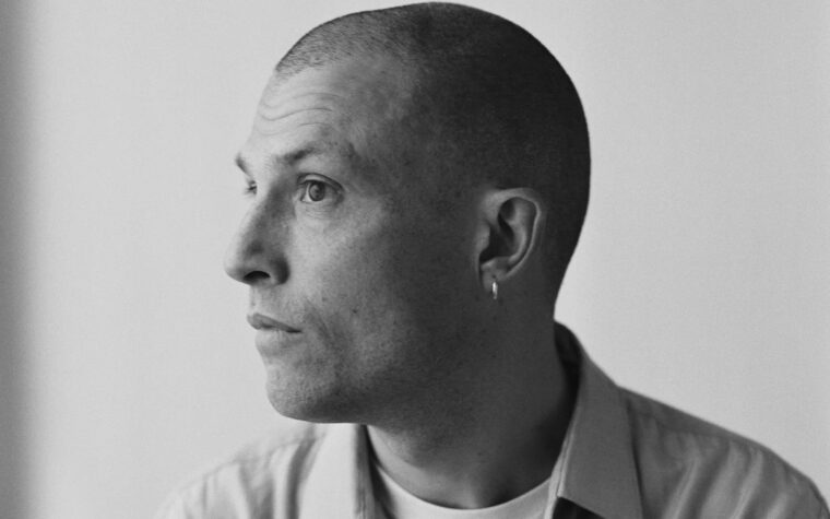 Écoutez le nouveau single « Dig » d’Orlando Weeks avec Rhian Teasdale de Wet Leg