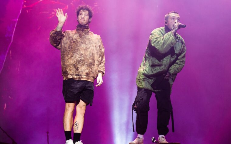 Écoutez le nouveau single percutant de Twenty One Pilots, « Backslide »