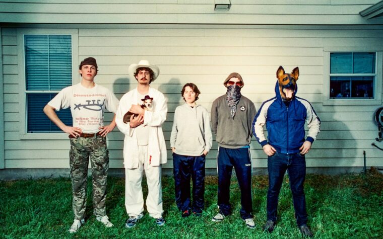 Fat Dog annonce son premier "WOOF" avec un nouveau single vigoureux "Running"