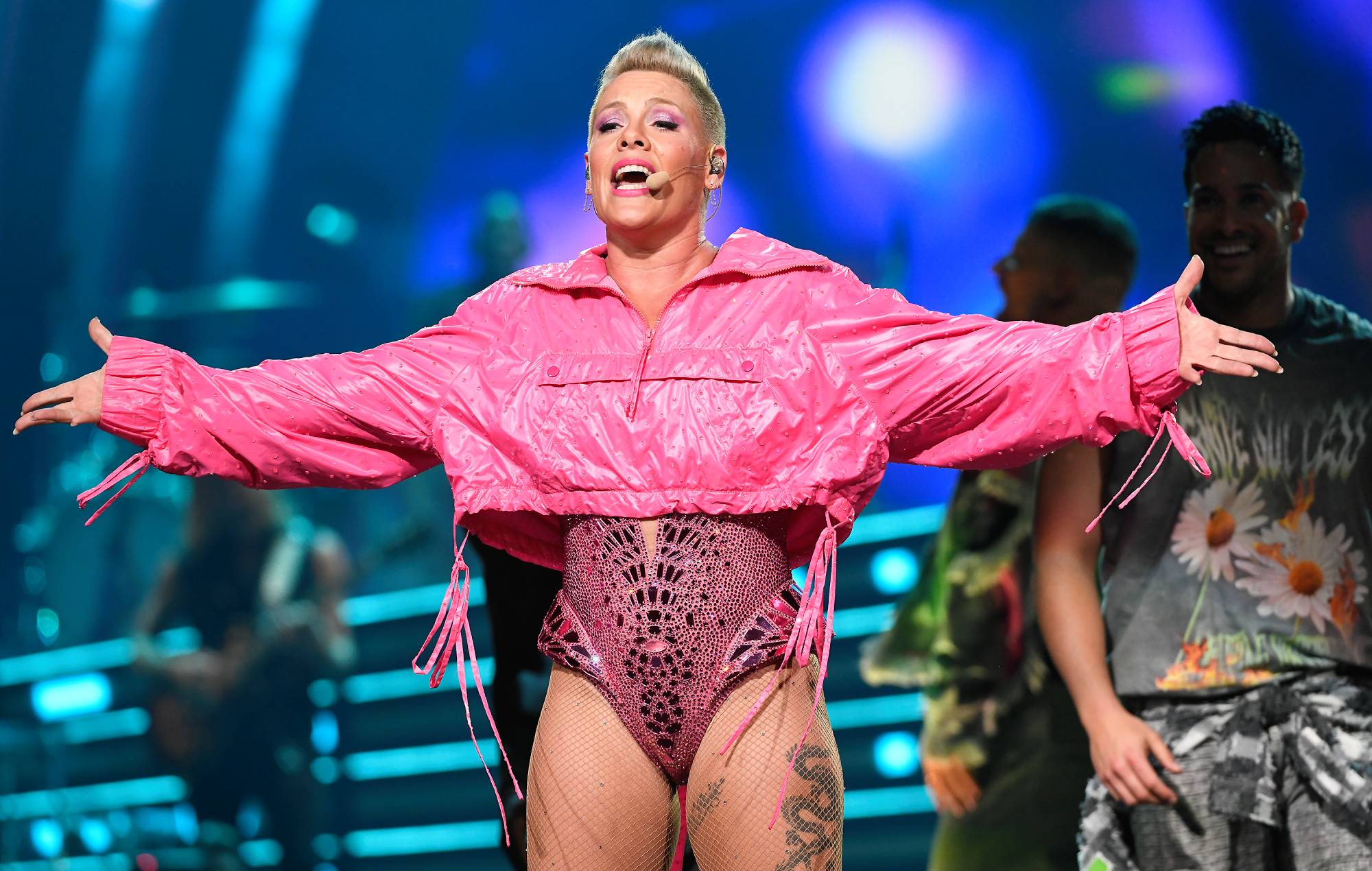Pink se produit au Golden 1 Center le 12 octobre 2023 à Sacramento, en Californie.  (Photo de Tim Mosenfelder/Getty Images)