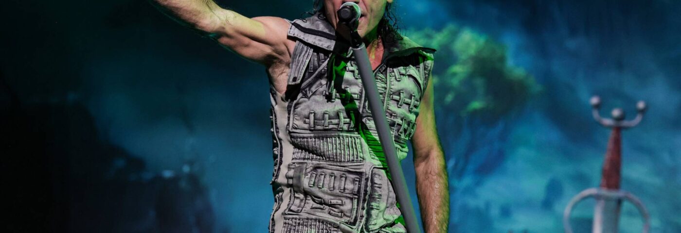 Regardez Bruce Dickinson d'Iron Maiden jouer ses premiers concerts en solo en 22 ans