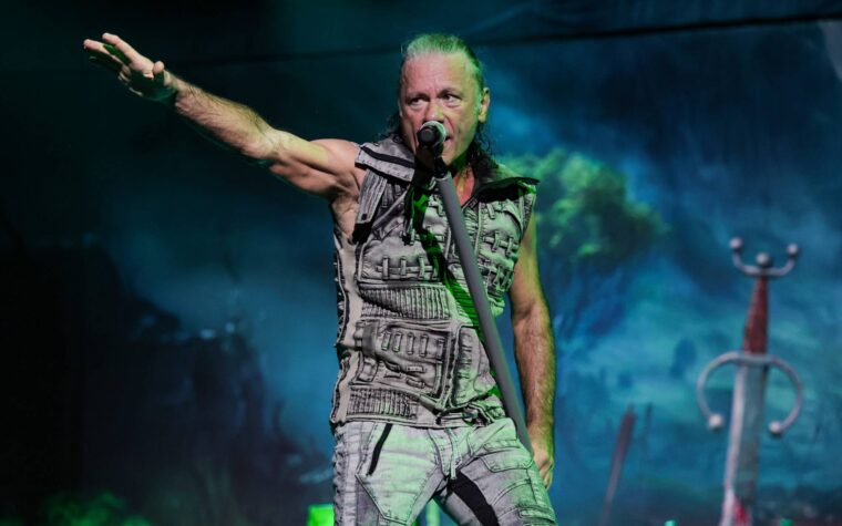 Regardez Bruce Dickinson d'Iron Maiden jouer ses premiers concerts en solo en 22 ans