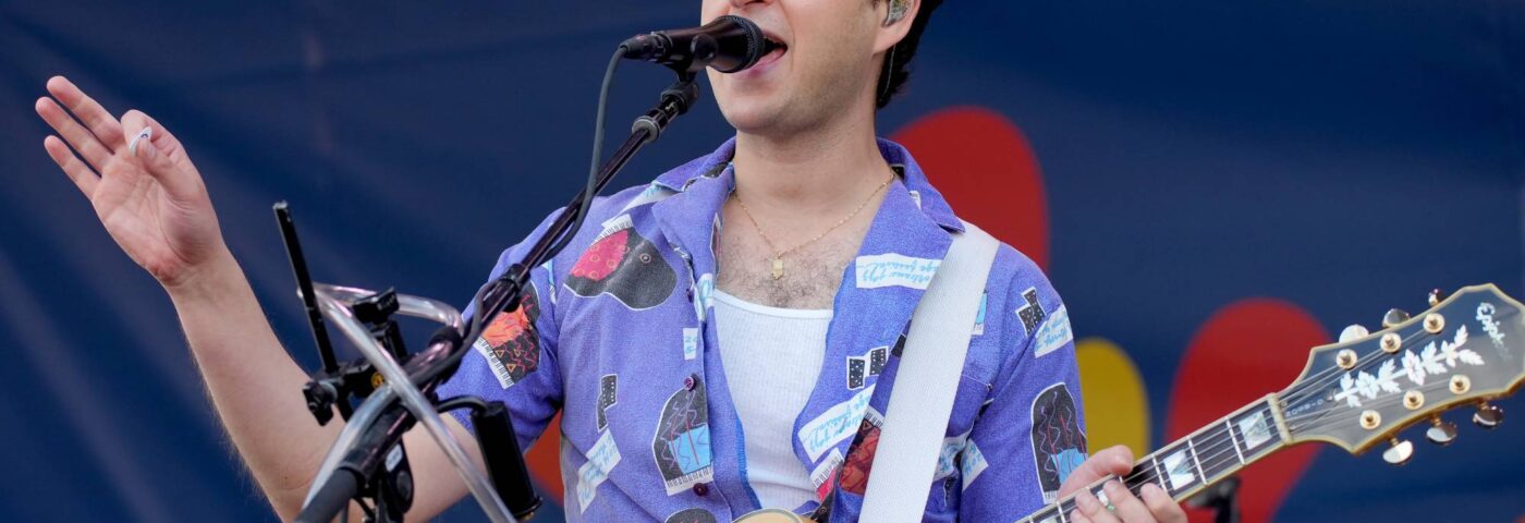 Regardez Vampire Weekend reprendre Bob Dylan et Bruce Springsteen au New Orleans Jazz Festival