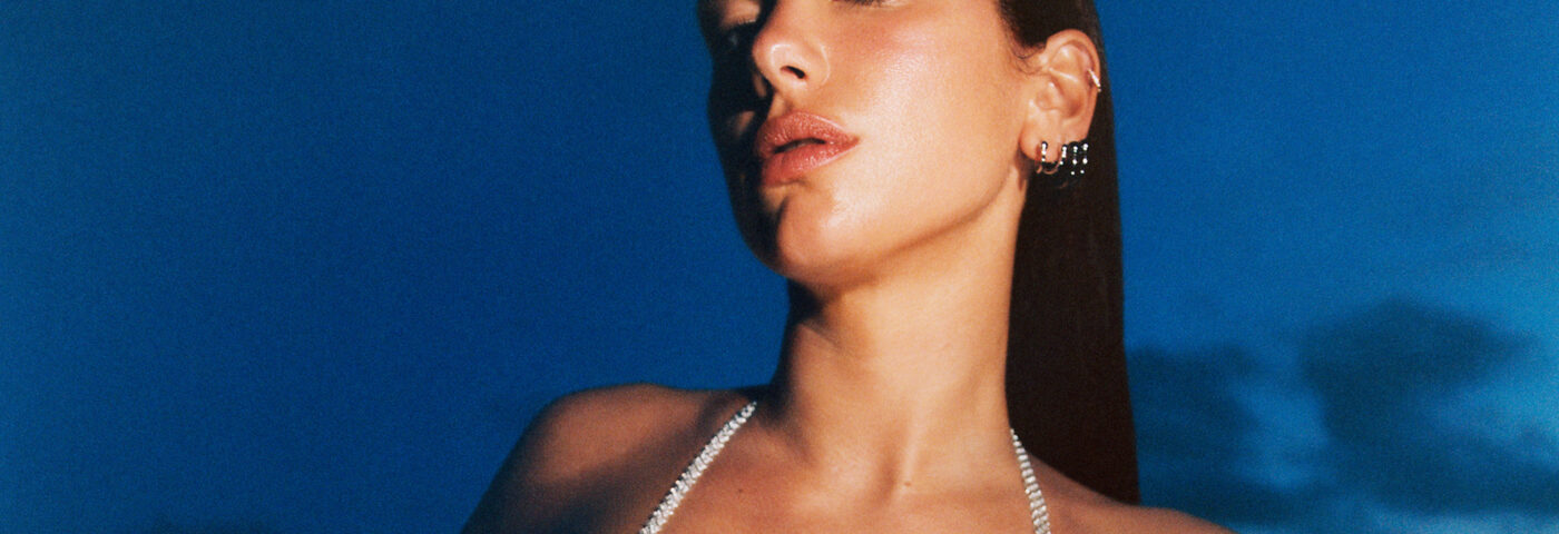 Dua Lipa – Critique de 'Radical Optimism' : psych-pop estivale mais légère