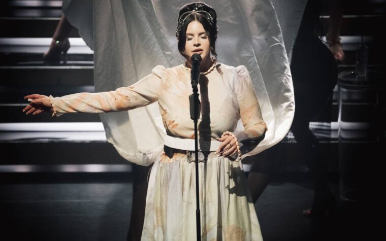 Lana Del Rey annonce le tout premier spectacle en tête d'affiche d'un stade américain à Boston