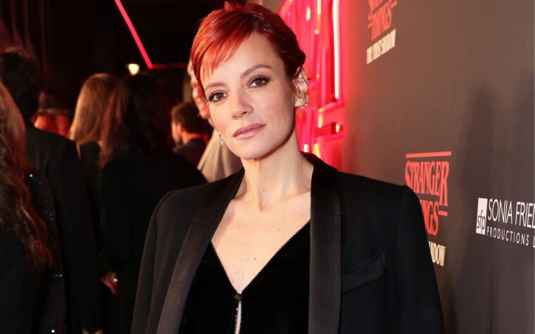 Lily Allen dit que le terme « bébé nepo » est « sexiste » car utilisé uniquement pour les femmes