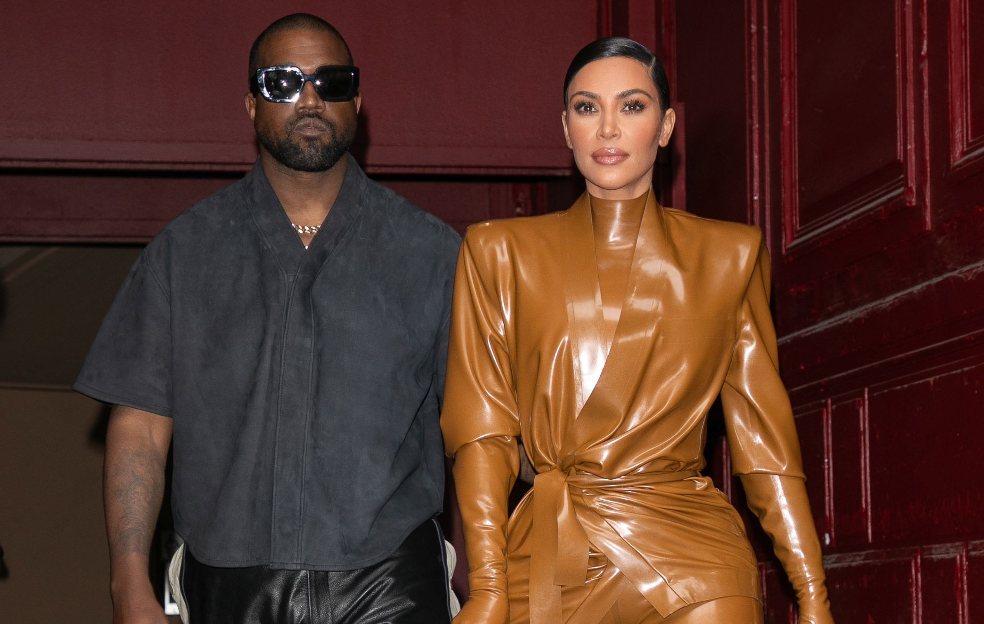 Kim Kardashian West et son mari Kanye West quittent le service dominical de K.West au Théâtre des Bouffes du Nord - Paris Fashion week Womenswear automne/hiver 2020/2021 le 1er mars 2020 à Paris, France. 