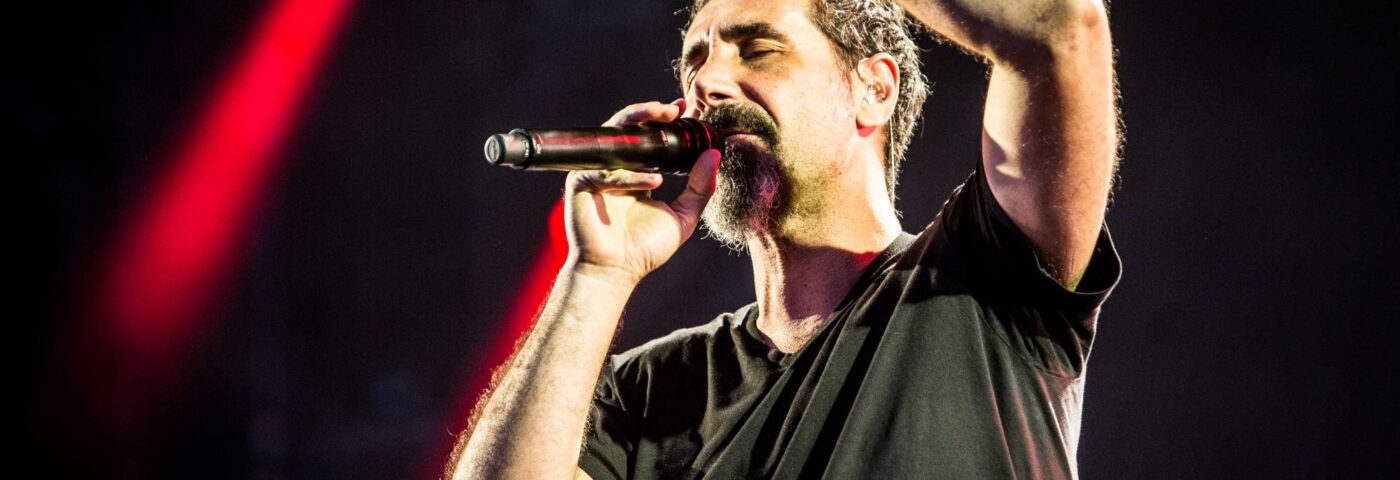 Serj Tankian s'exprime sur les « différences créatives » dans System Of A Down – dit qu'il n'est « pas ravi de faire de longues tournées »