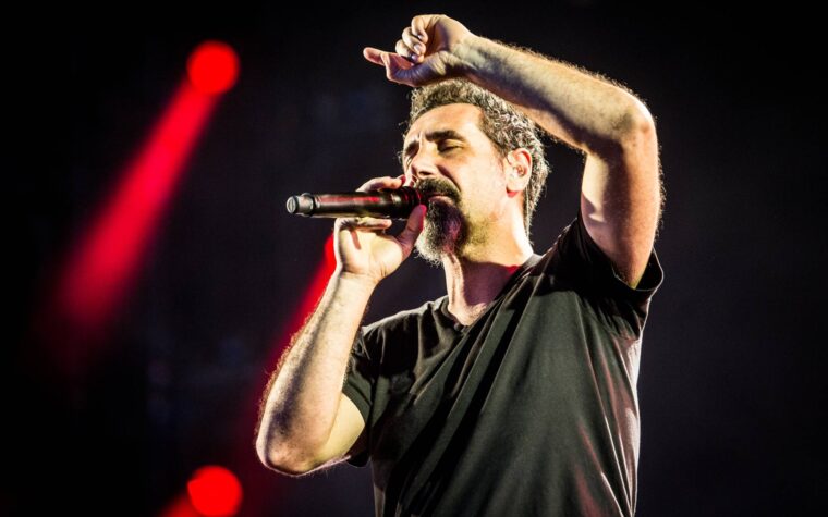 Serj Tankian s'exprime sur les "différences créatives" dans System Of A Down – dit qu'il n'est "pas ravi de faire de longues tournées"