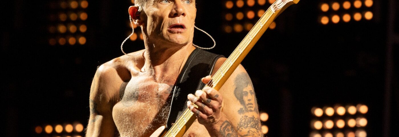 Regardez Flea prononcer un discours passionnant sur le « lieu magique » Denny's