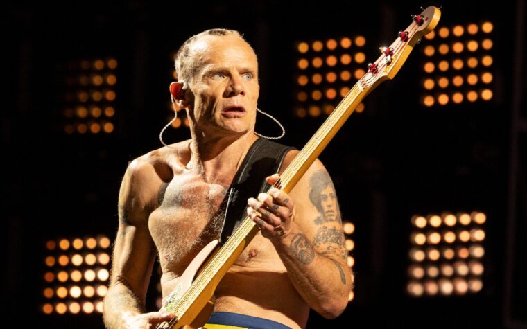 Regardez Flea prononcer un discours passionnant sur le « lieu magique » Denny's