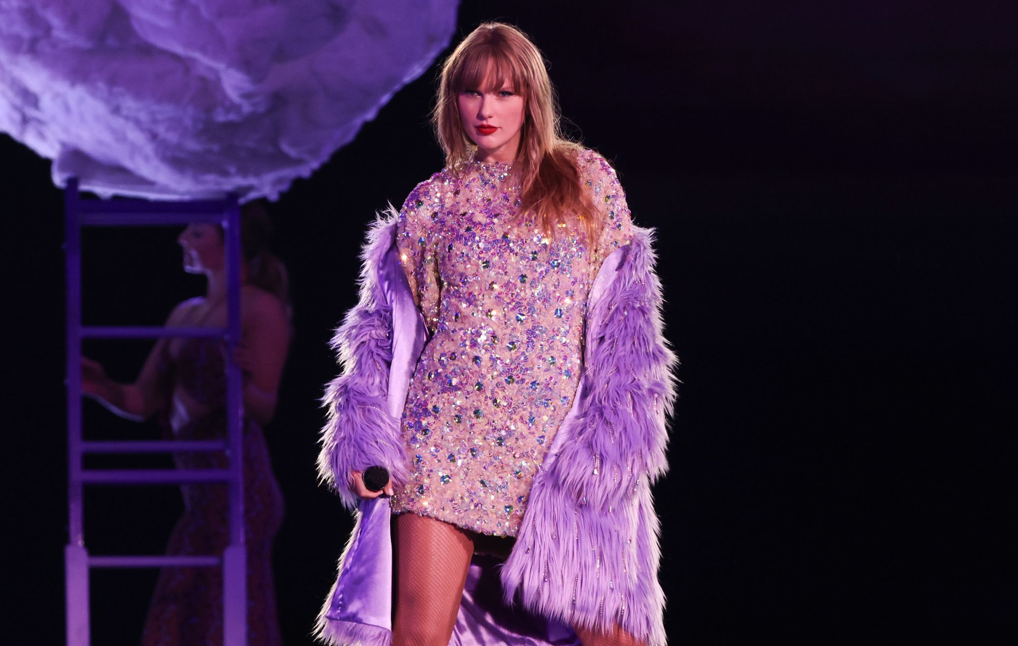Taylor Swift se produit à la Friends Arena le 17 mai 2024 à Stockholm, en Suède. 