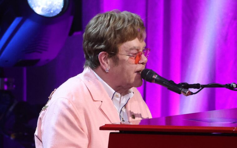 Le nouvel album "surprise" d'Elton John serait dans quelques semaines