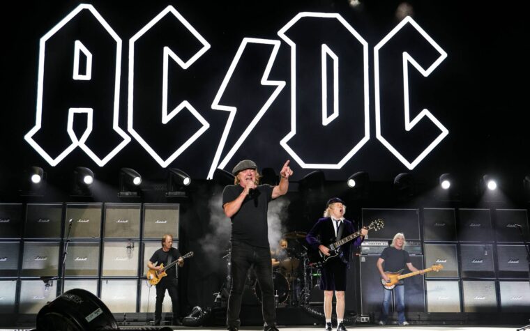 AC/DC dévoile une photo du nouveau line-up du groupe avant sa première tournée en huit ans