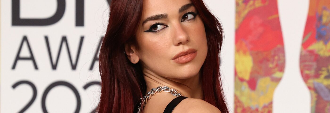 Dua Lipa parle des conséquences de son mème « New Rules » des BRITs : « C'était humiliant »