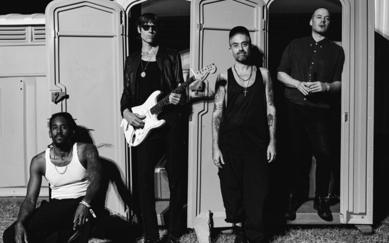 Écoutez la première nouvelle musique de Head Automatica depuis 2006 avec le nouveau single « Bear The Cross »