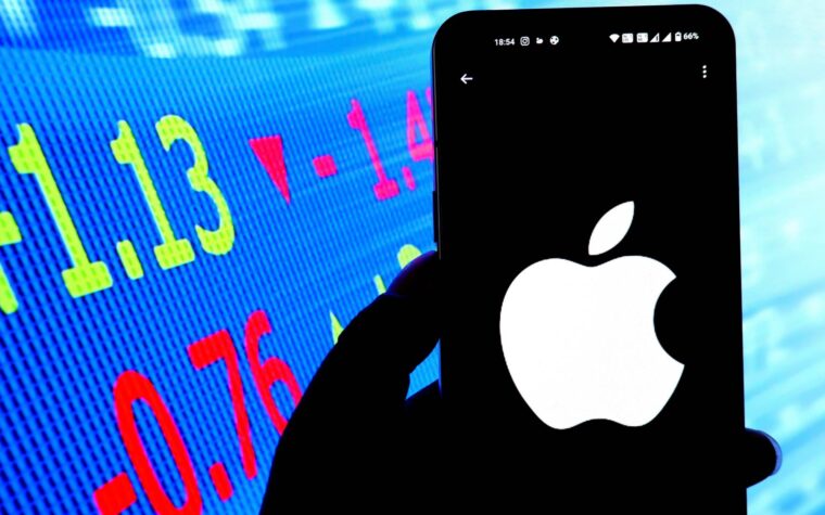 Les fans de musique partagent des réactions négatives alors qu'Apple détruit des instruments vintage dans une nouvelle publicité « sourde », « laide et dystopique » pour iPad Pro