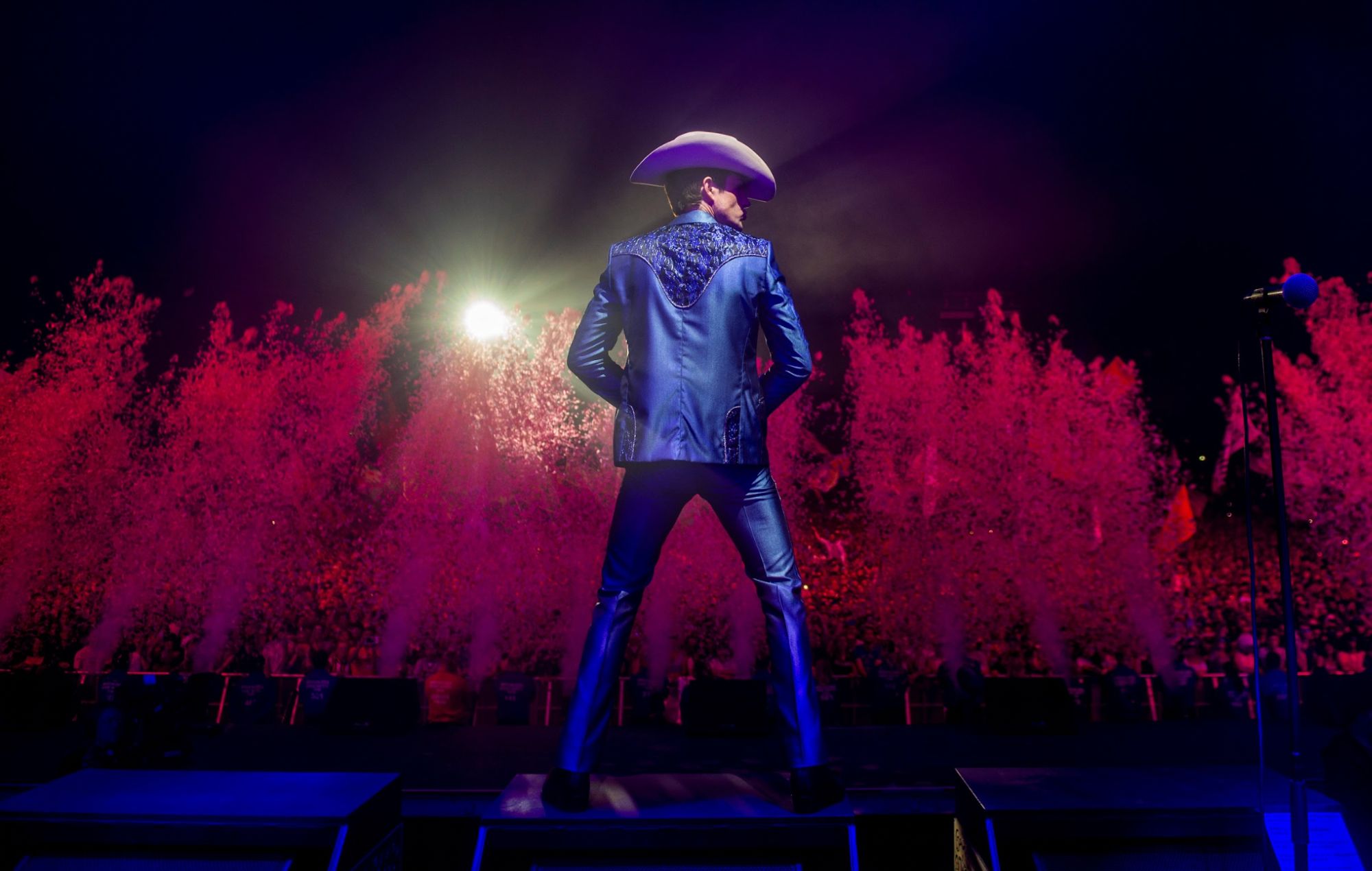Brandon Flowers des Killers se produit à Glastonbury en 2019