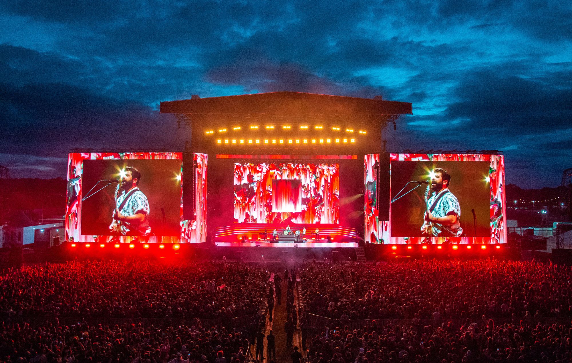 Une vue générale de l'atmosphère du premier jour du Reading Festival 2023 à Richfield Avenue le 25 août 2023 à Reading, en Angleterre