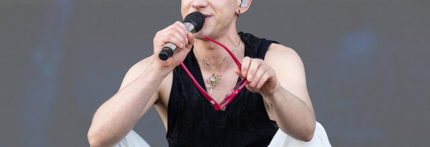 Olly Alexander confirme qu'il a abandonné le surnom d'Ans & Years lors du Big Weekend de Radio 1 Olly Alexander confirme qu'il a abandonné le surnom d'Ans & Years lors du Big Weekend de Radio 1