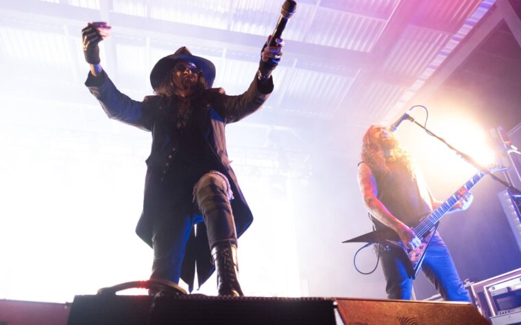 Regardez Ministry interpréter des chansons qui n'ont pas été jouées en concert depuis 40 ans au Cruel World Festival
