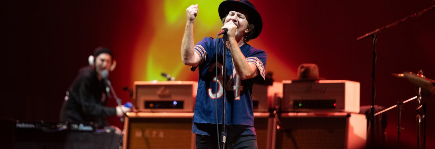Regardez la tendre reprise de « Hurt » de Nine Inch Nails par Eddie Vedder de Pearl Jam à Seattle
