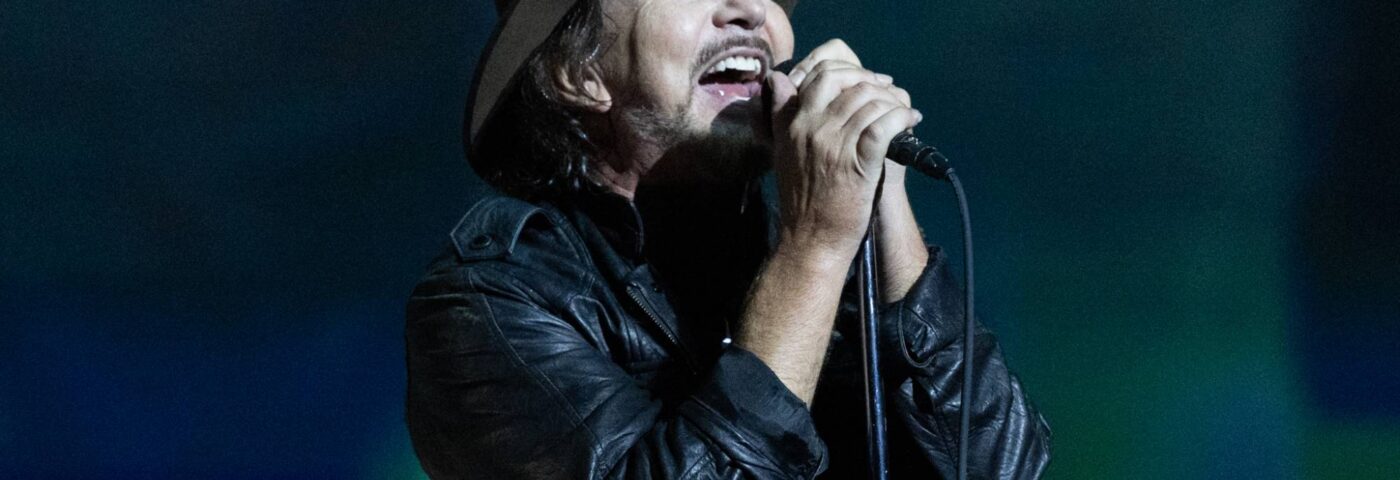 Regardez les débuts de Pearl Jam avec les chansons de « Dark Matter » lors de la soirée d'ouverture de la tournée mondiale 2024 à Vancouver
