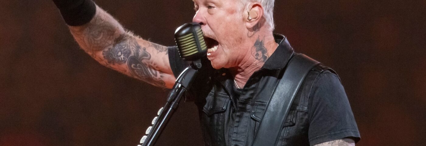 Regardez un moment épique où un orage améliore le spectacle en direct de Metallica