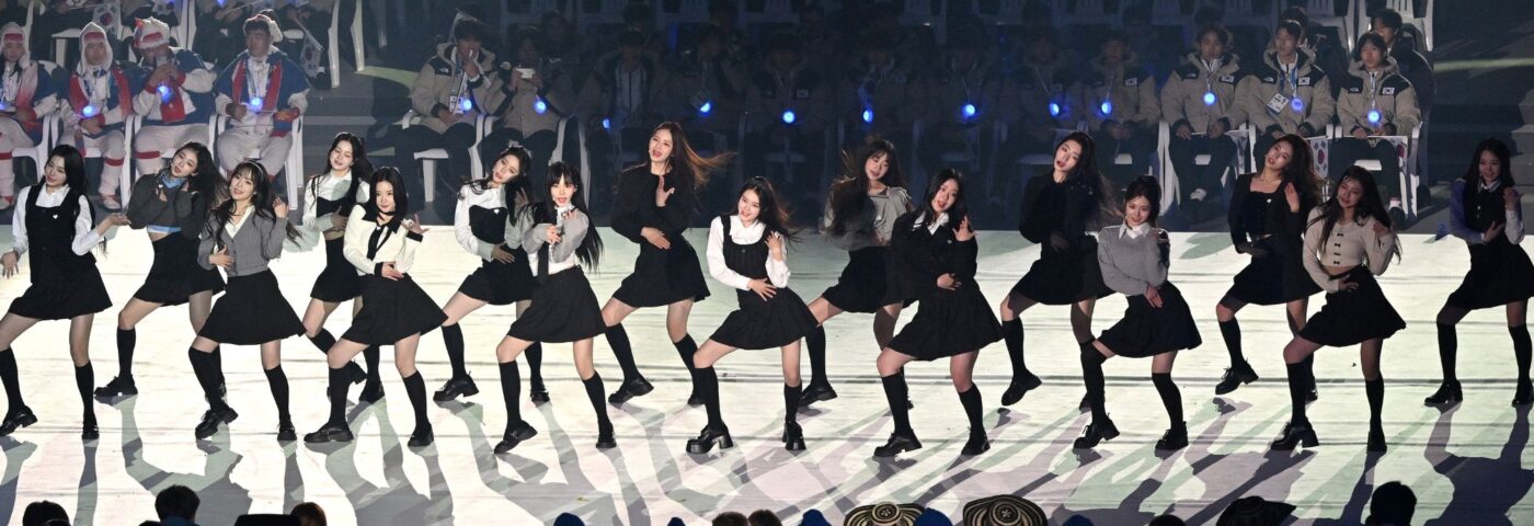 tripleS dévoile un line-up de 24 membres sur son nouveau single « Girls Never Die »