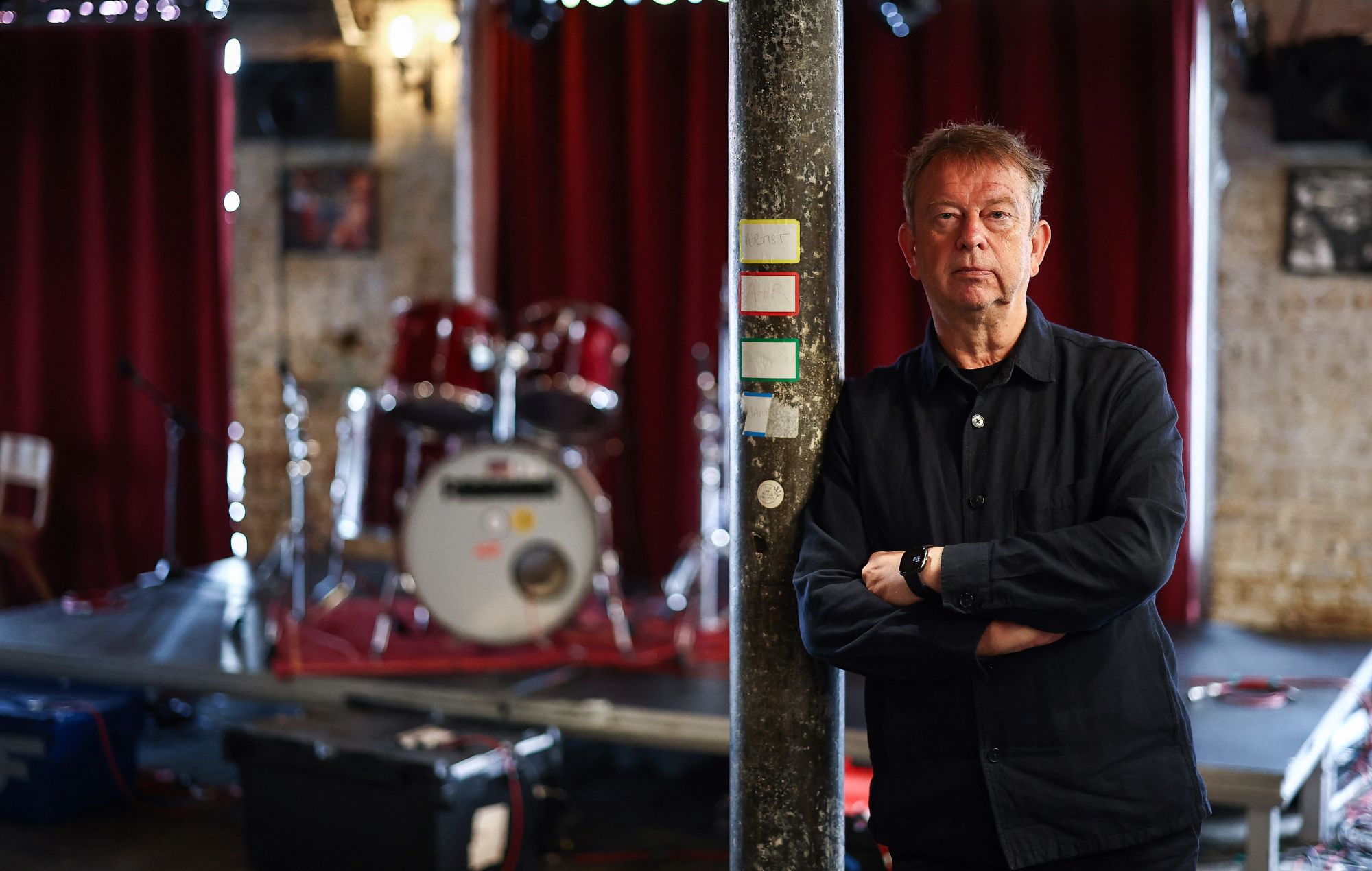 Mark Davyd, directeur de l'association Music Venues Trust, pose au Strongroom à Londres le 19 avril 2024. 