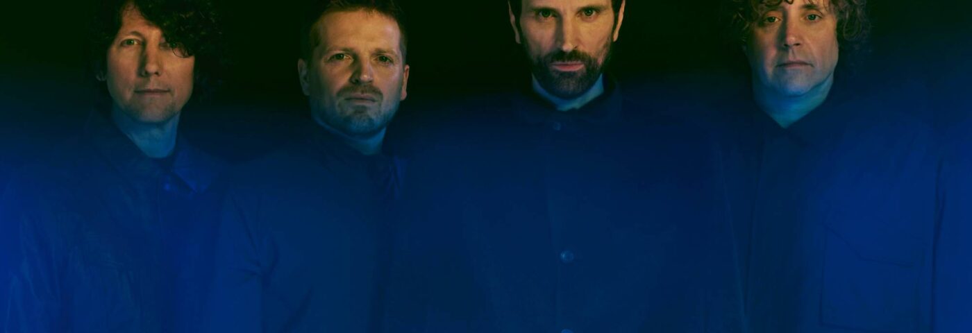 Kasabian partage son nouveau single « Darkest Lullaby » avec une vidéo inspirée des films de gangsters des années 70