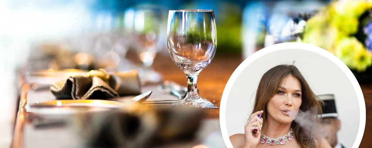 Carla Bruni captivante en robe blanche drapée, elle éblouit les photographes lors du dîner d’État