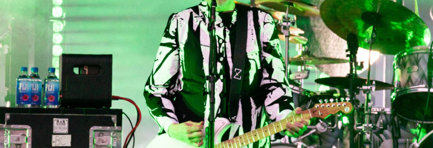 Billy Corgan « s'adresse à l'éléphant (rhinocéros) dans la pièce » à propos de ses commentaires sur le fait qu'il ne voulait pas jouer les tubes des Smashing Pumpkins