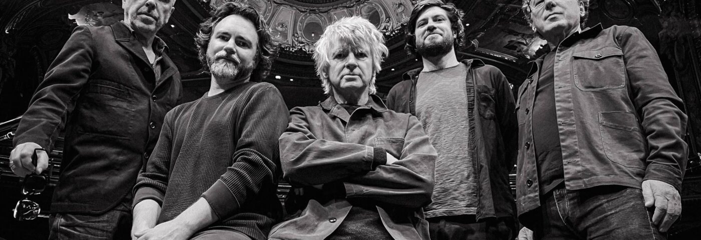 Crowded House annonce la tournée des arènes « Gravity Stairs » au Royaume-Uni en 2024