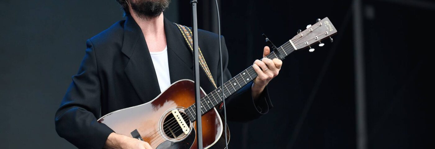 Découvrez les teasers de deux nouvelles chansons de Father John Misty
