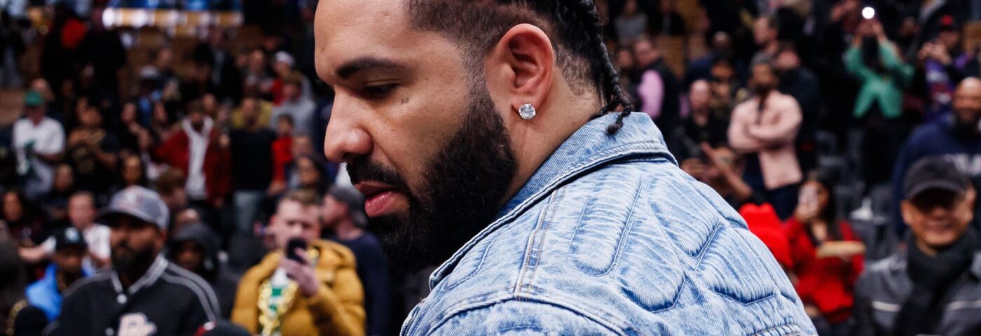 Drake est poursuivi par les membres de la marque des années 80 uniquement pour avoir utilisé l'expression Drake est poursuivi par les membres de la marque des années 80 uniquement pour avoir utilisé l'expression