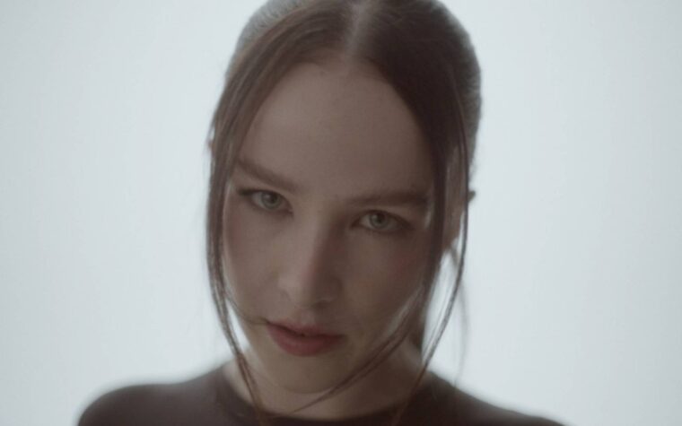 Ela Minus revient avec un nouveau single "COMBAT"