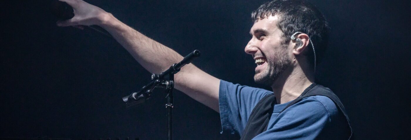 Fred encore… annonce son premier concert au LA Memorial Coliseum