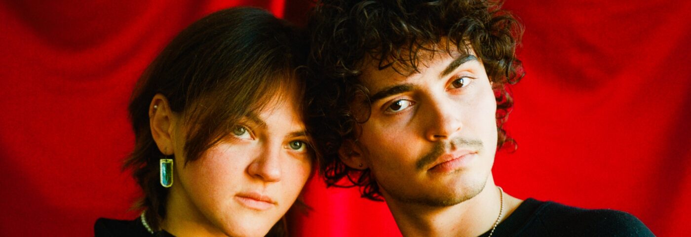 Friko reprend « Weird Fishes/Arpeggi » de Radiohead et annonce une tournée au Royaume-Uni et en Europe