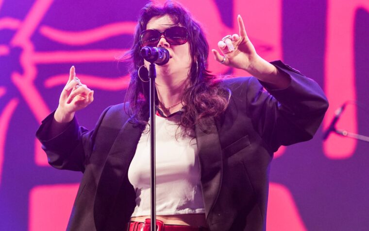 Le Last Dinner Party promet "un régal très spécial" pour les fans de Glastonbury