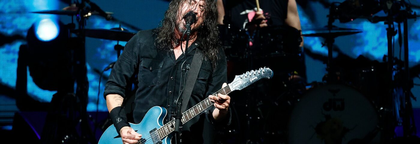 Les Foo Fighters démarrent leur tournée au Royaume-Uni avec la démo vieille de plusieurs années « Unconditional »
