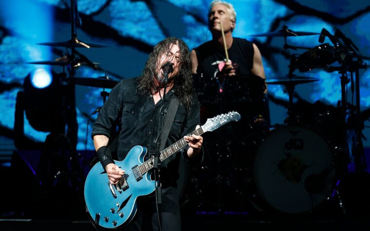 Les Foo Fighters démarrent leur tournée au Royaume-Uni avec la démo vieille de plusieurs années "Unconditional"