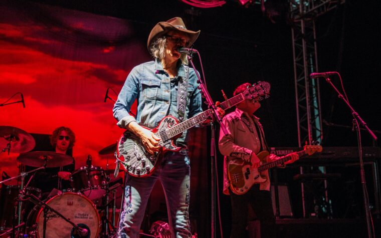 Les Waterboys annoncent une tournée au Royaume-Uni en 2025