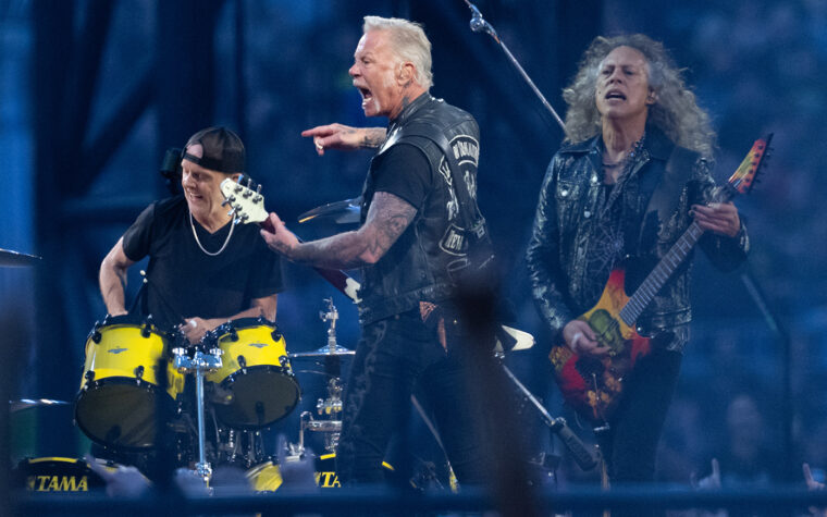 Metallica publie une séquence professionnelle de "Master of Puppets" avec des éclairs à Munich