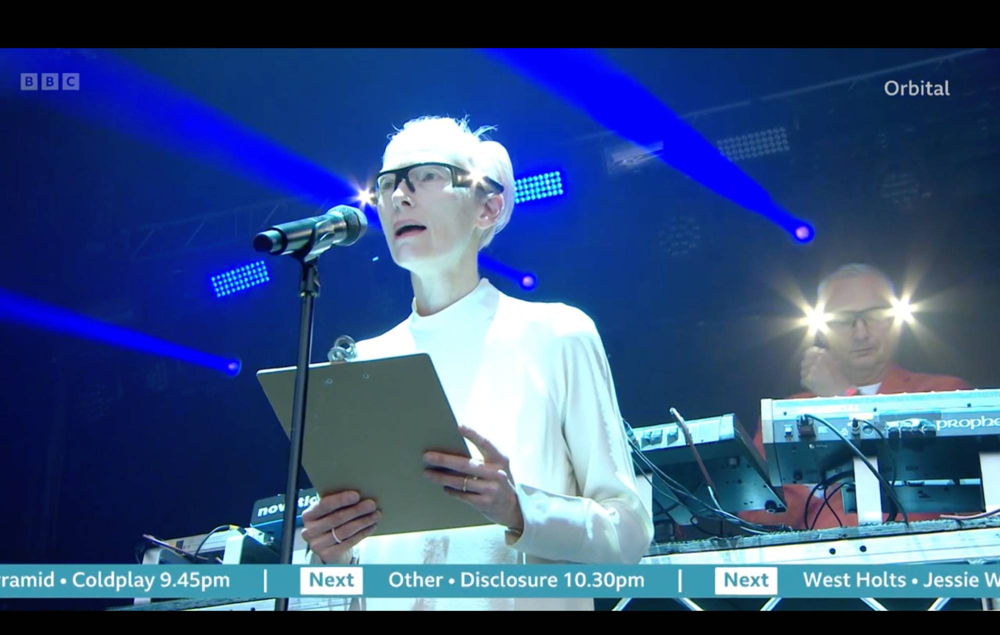 Tilda Swinton à Glastonbury 2024. Crédit : capture d'écran de BBC Iplayer